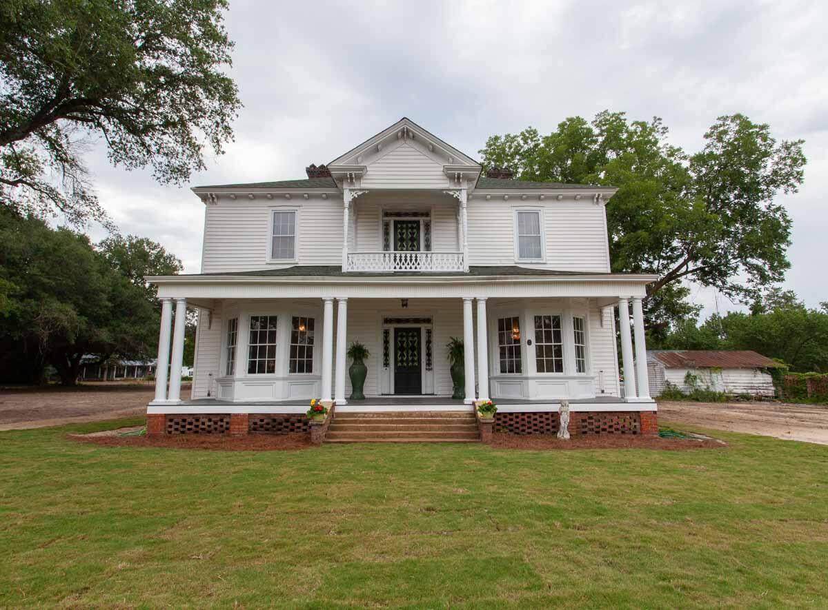 129 Pine Street - Photo 1