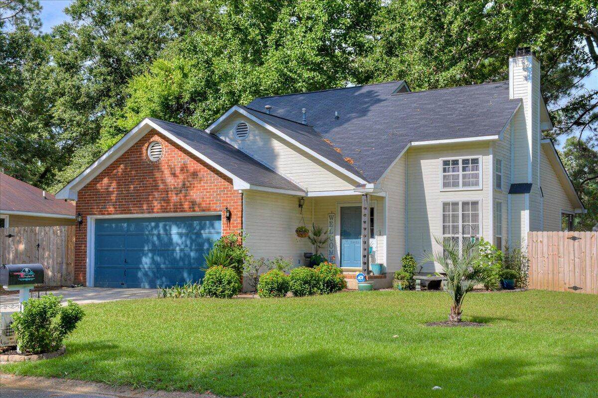 110 Poplar Place - Photo 1