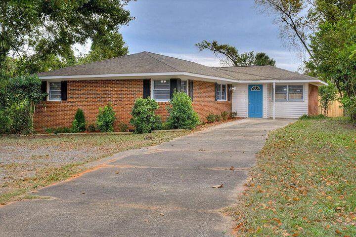 1519 Summerhill Road - Photo 1