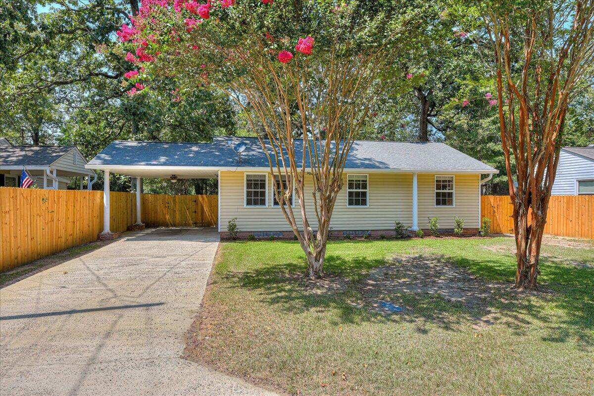 405 Palm Drive - Photo 1