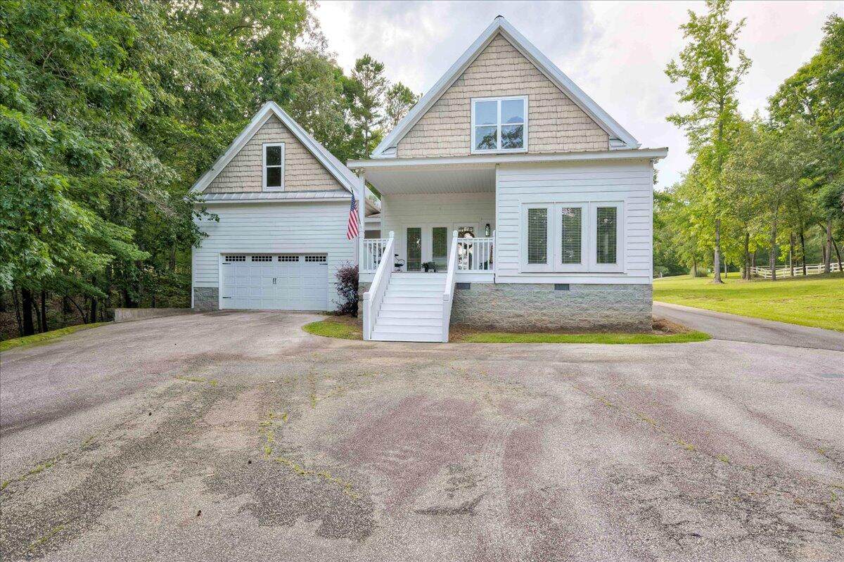 1034 N Pointe Drive - Photo 1