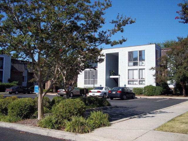 323 Laurens Street - Photo 1