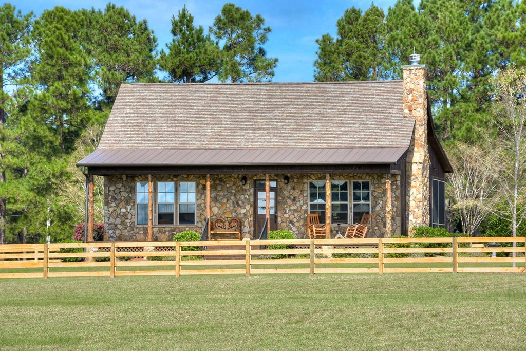 192 Mcintosh Loop - Photo 1