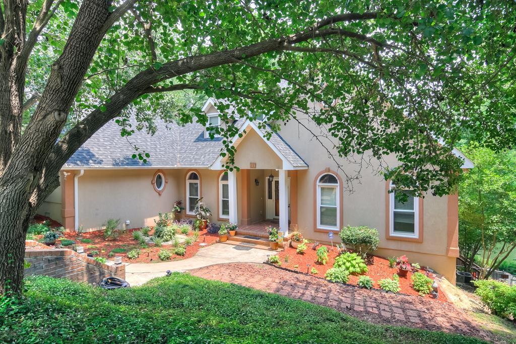 126 Springwood Dr - Photo 1