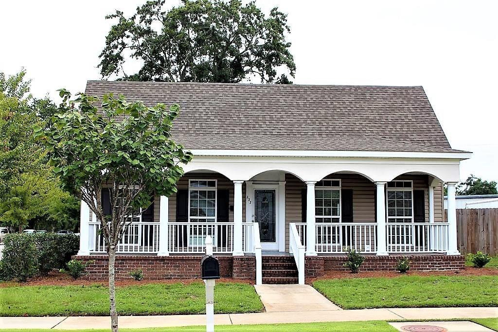 233 West Ave - Photo 1