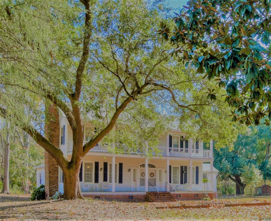 1758 Hatchaway Bridge Road - Photo 1