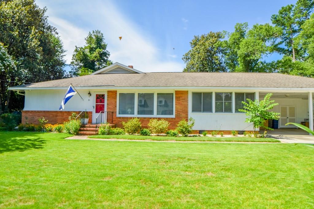 311 Walker Avenue Se - Photo 1