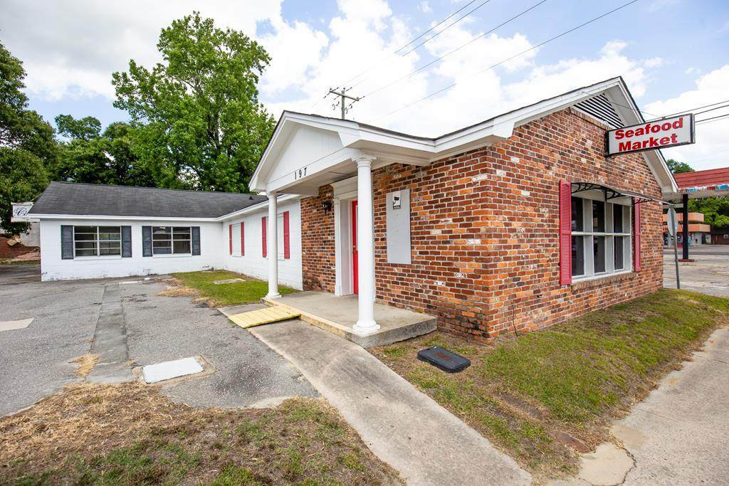 197 Magnolia - Photo 1