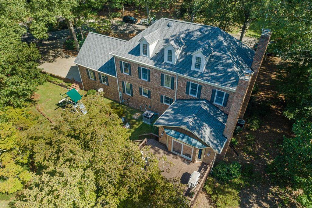 11 Inverness Street W - Photo 1