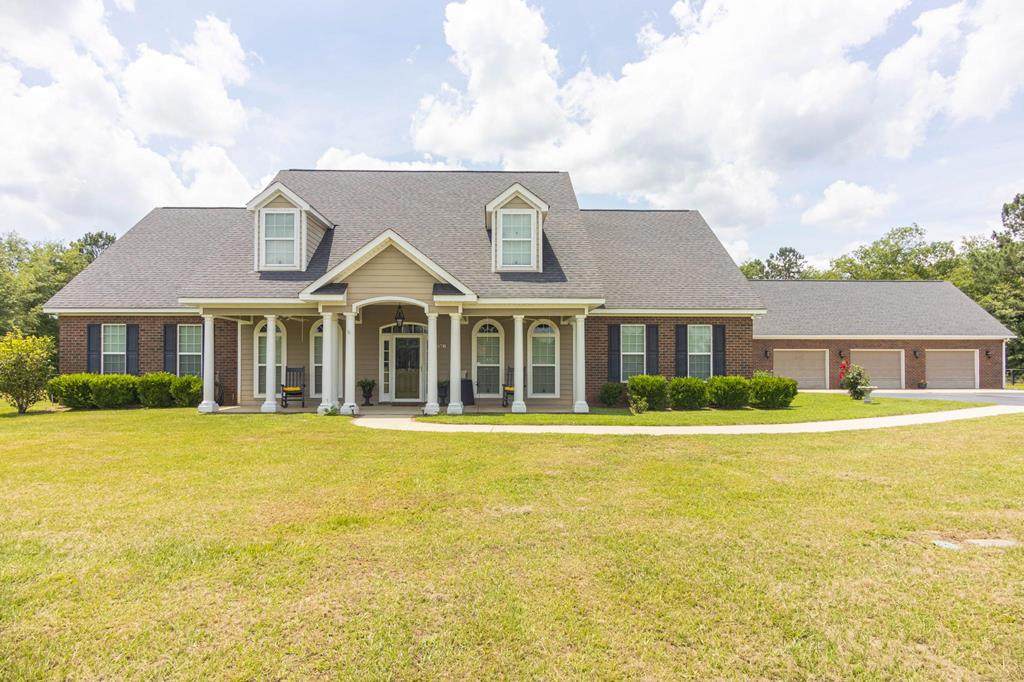 678 Woodland Drive - Photo 1