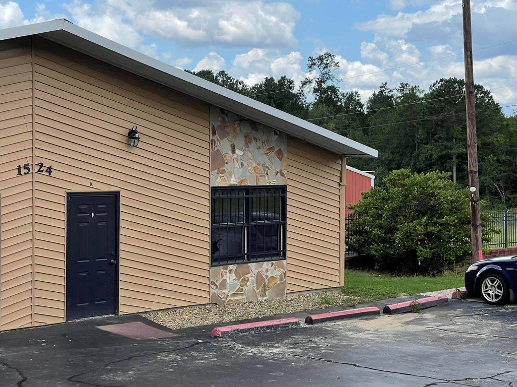 1524 University Pkwy - Photo 1