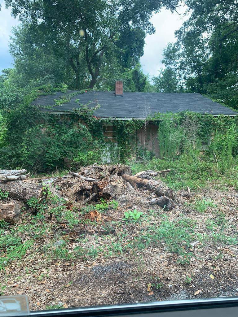 102 Jewel Street S - Photo 1