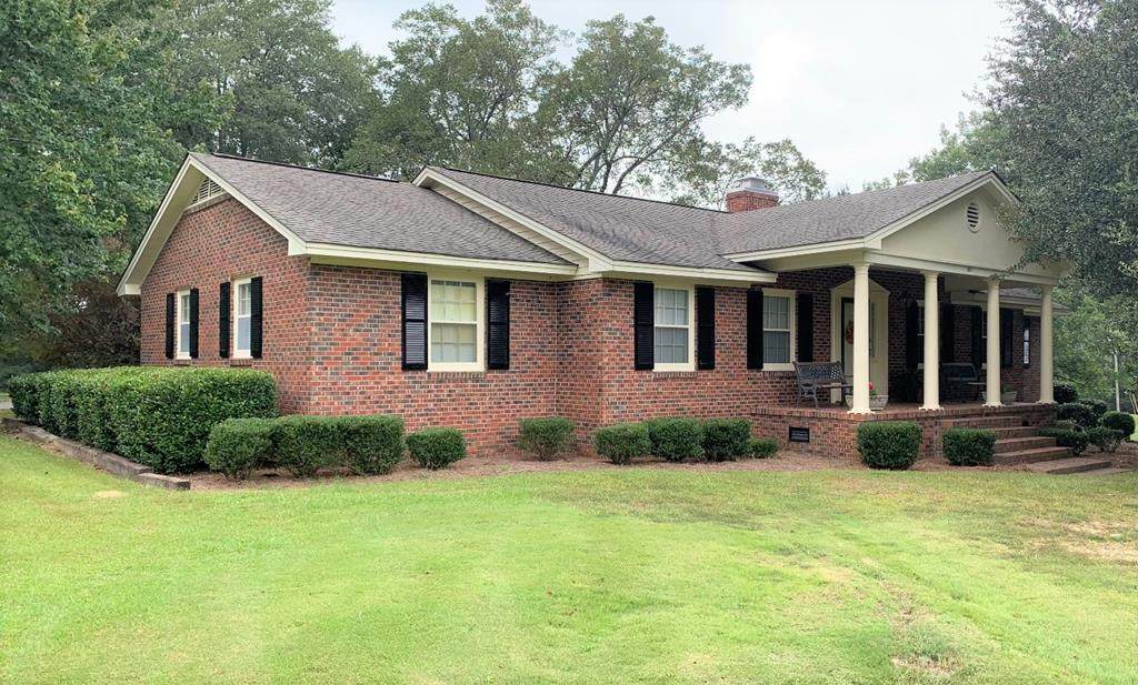 901 Lakeview Drive - Photo 1
