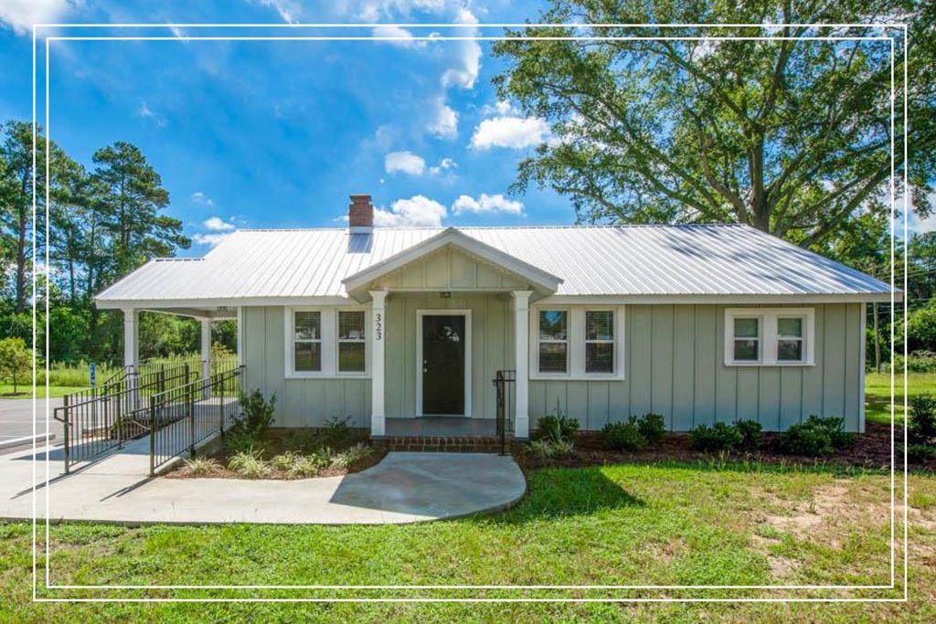 323 Edgefield Road - Photo 1