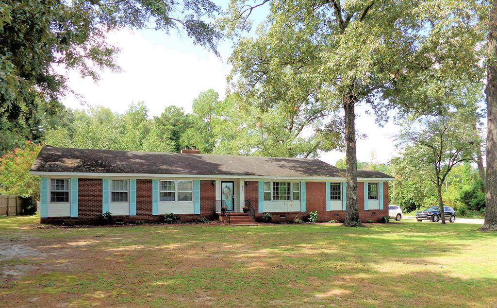 370 Circle Drive - Photo 1