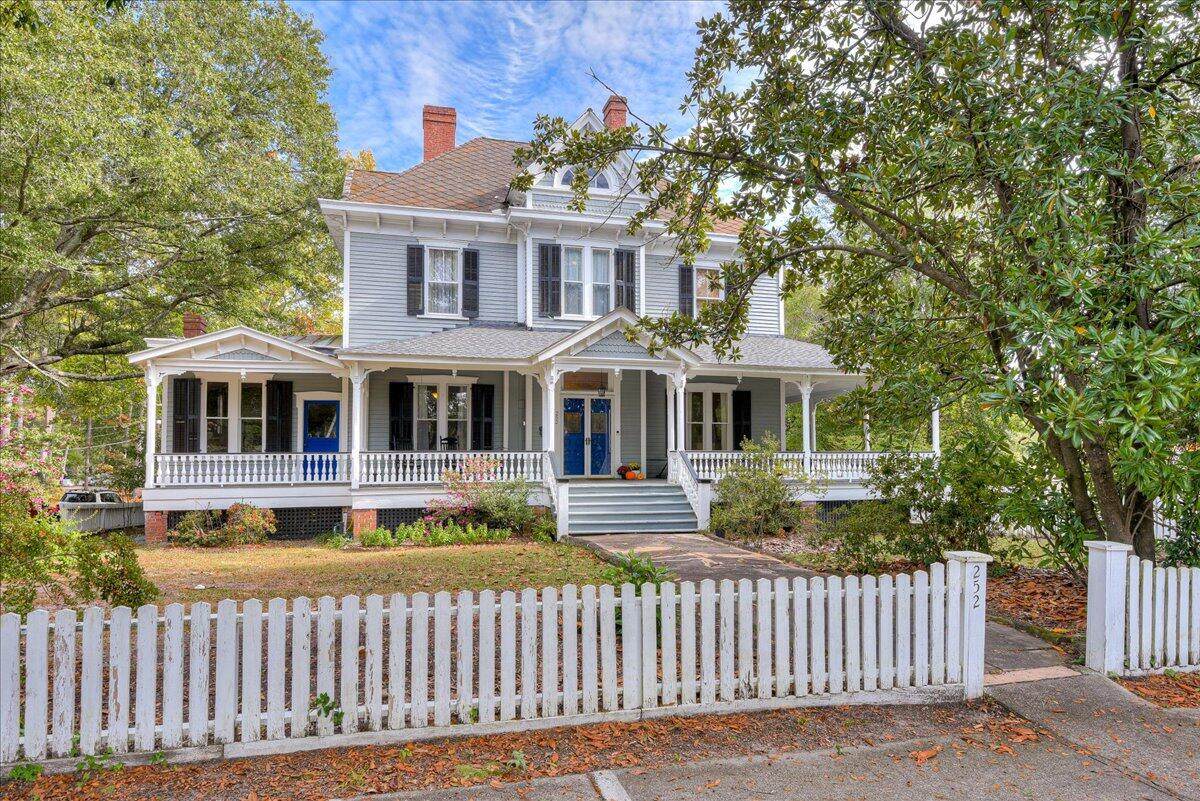 252 Laurens Street - Photo 1