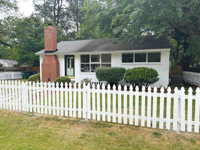 408 Palm Drive - Photo 1