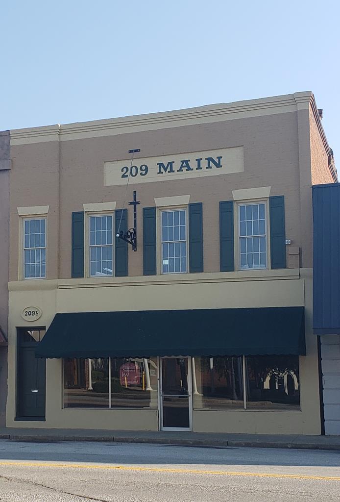 209 Main St - Photo 1