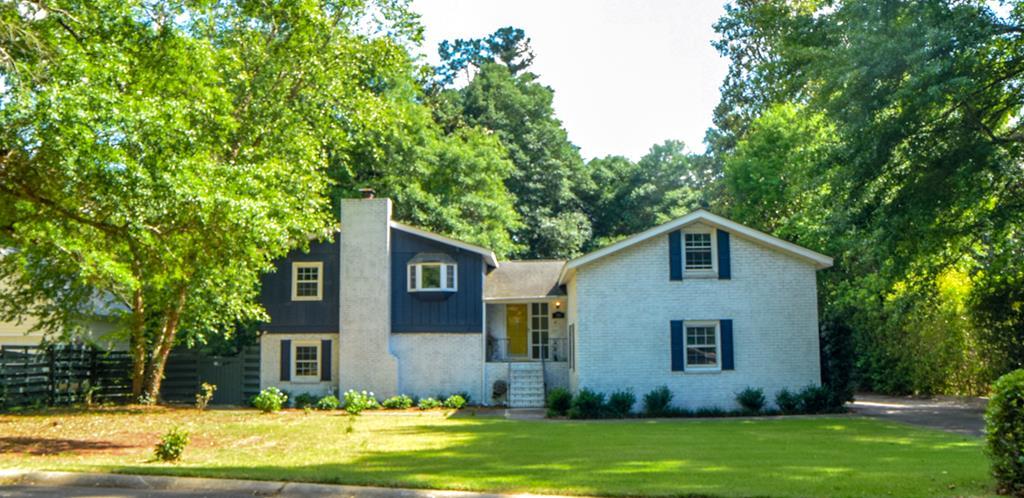 110 Surrey Circle - Photo 1