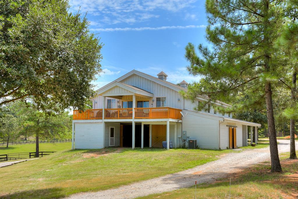 1440 Smiths Lawn Drive - Photo 1