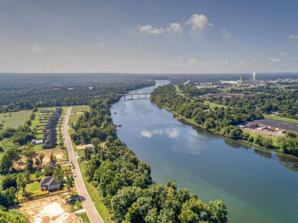 654 River North Drive - Photo 1