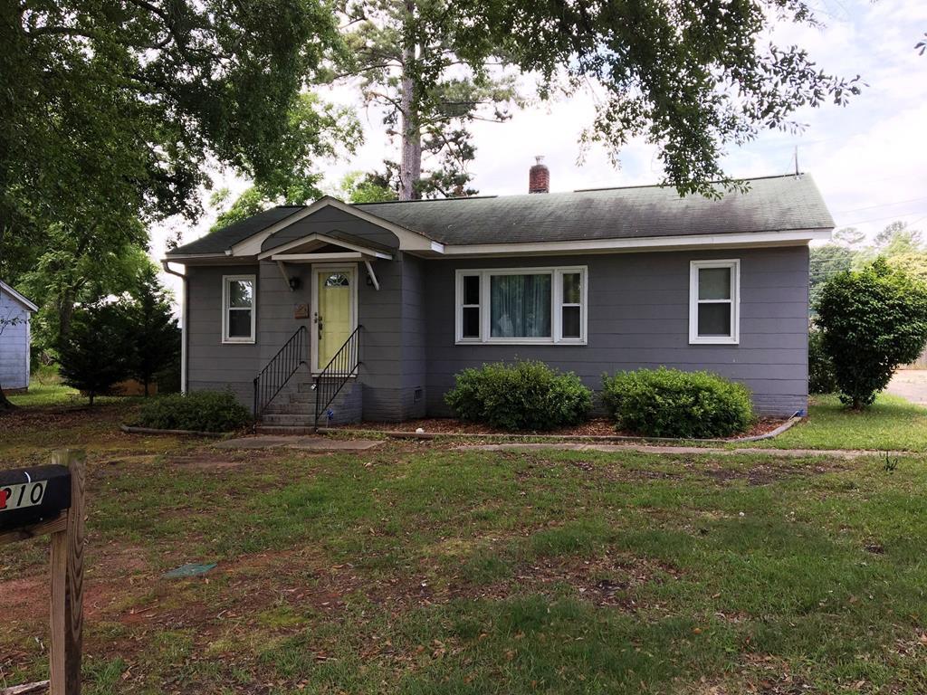 210 Pecan Street - Photo 1
