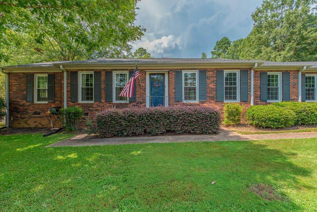 105 Chatham Drive - Photo 1