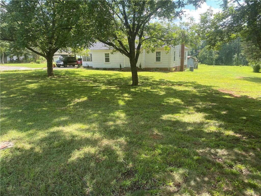 1018 Highway 87 - Photo 1