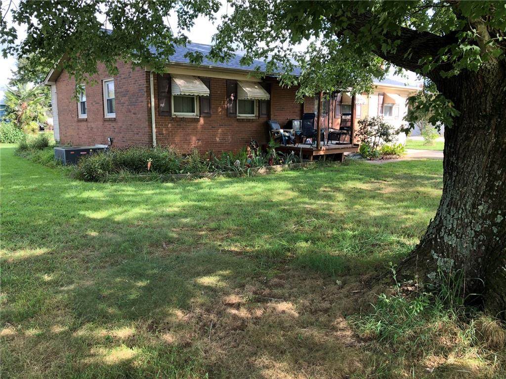 374 Trollingwood Road - Photo 1