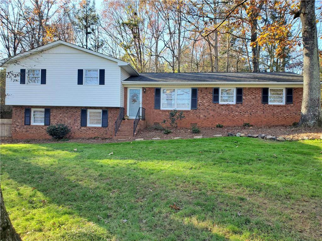 718 Lakedale Road - Photo 1