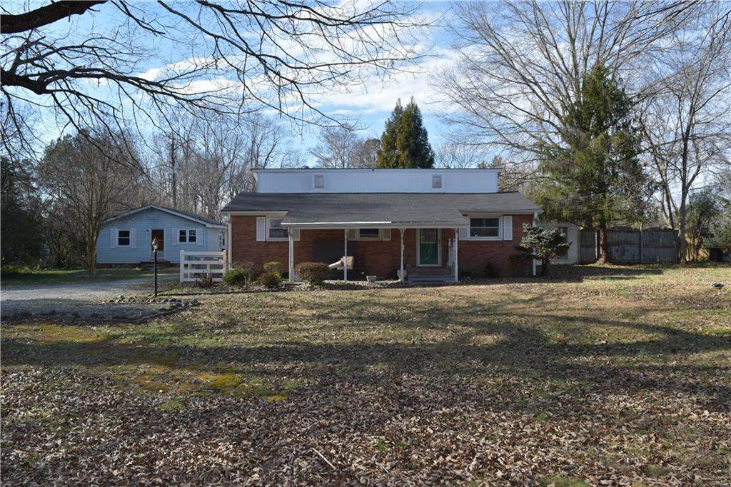 2833 Maple Avenue - Photo 1