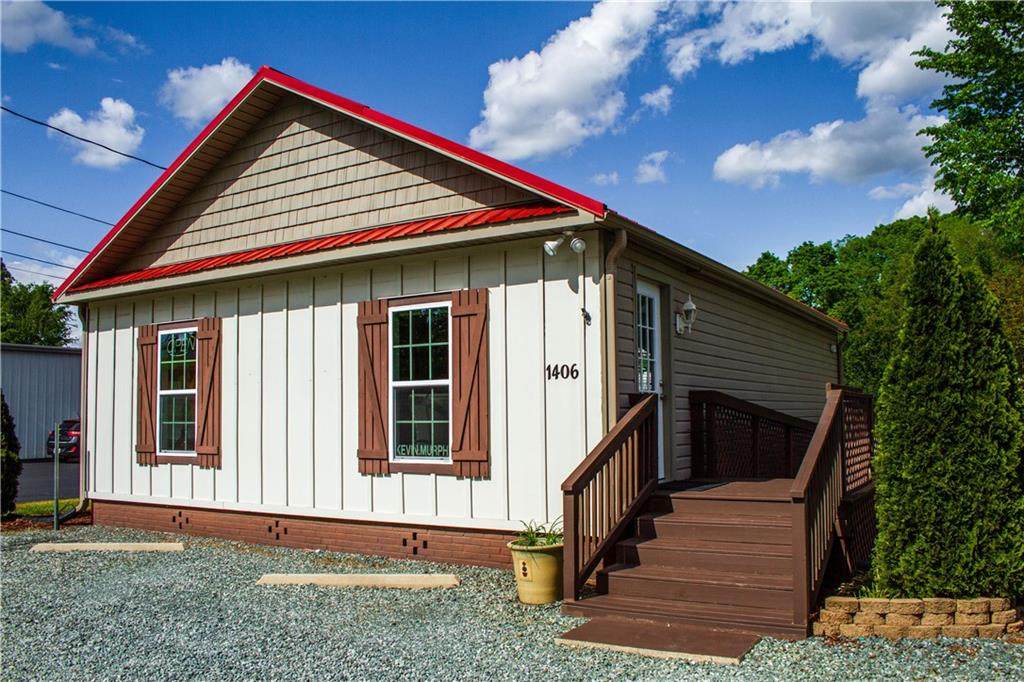 1406 Main Street - Photo 1