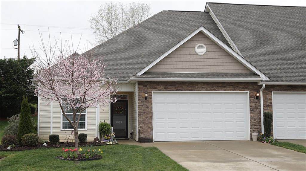 607 Village Lake Drive - Photo 1
