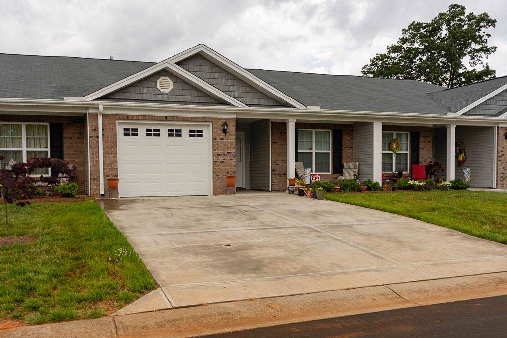 806 Houston Court - Photo 1