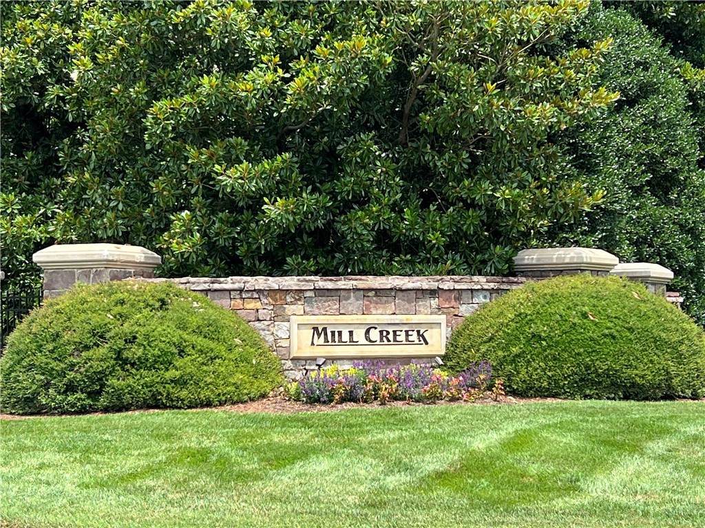 303 Muirfield Court - Photo 1