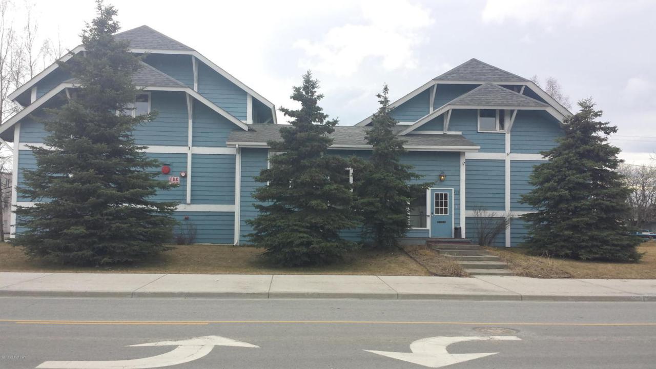 438 9th Avenue - Photo 1