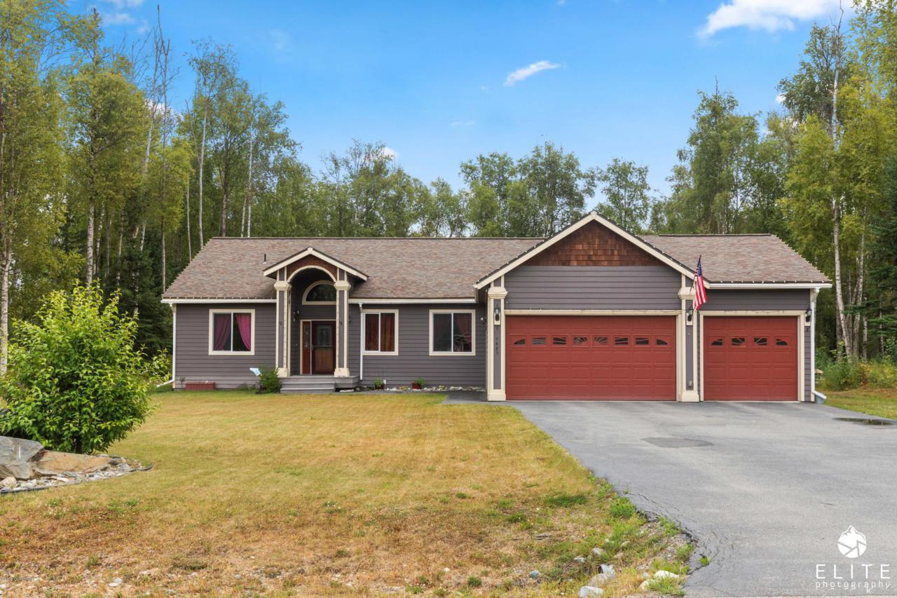 5425 Hanson Loop - Photo 1
