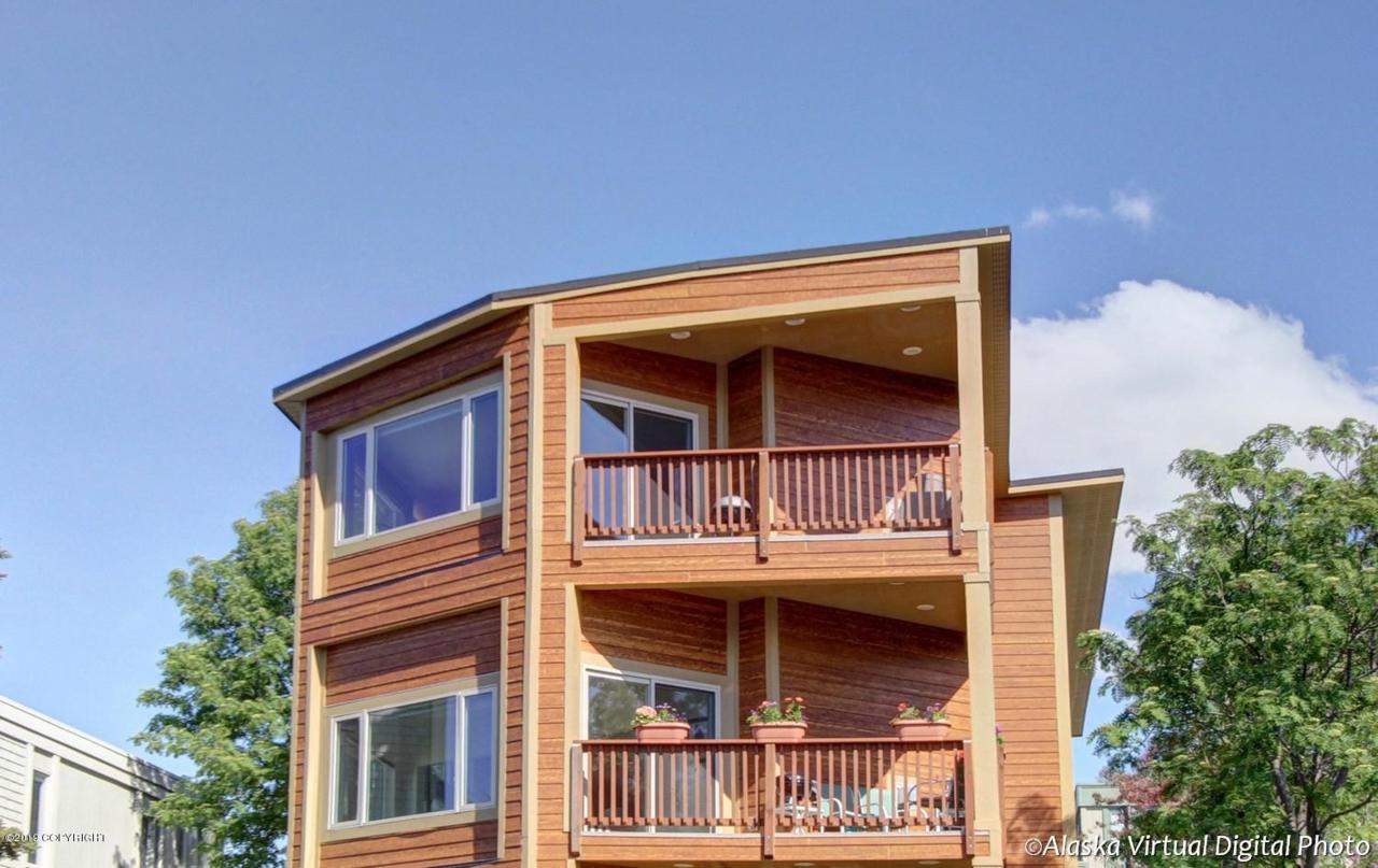 717 O Street - Photo 1