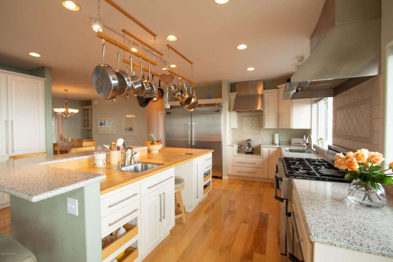 623 Ridgeway Court - Photo 1