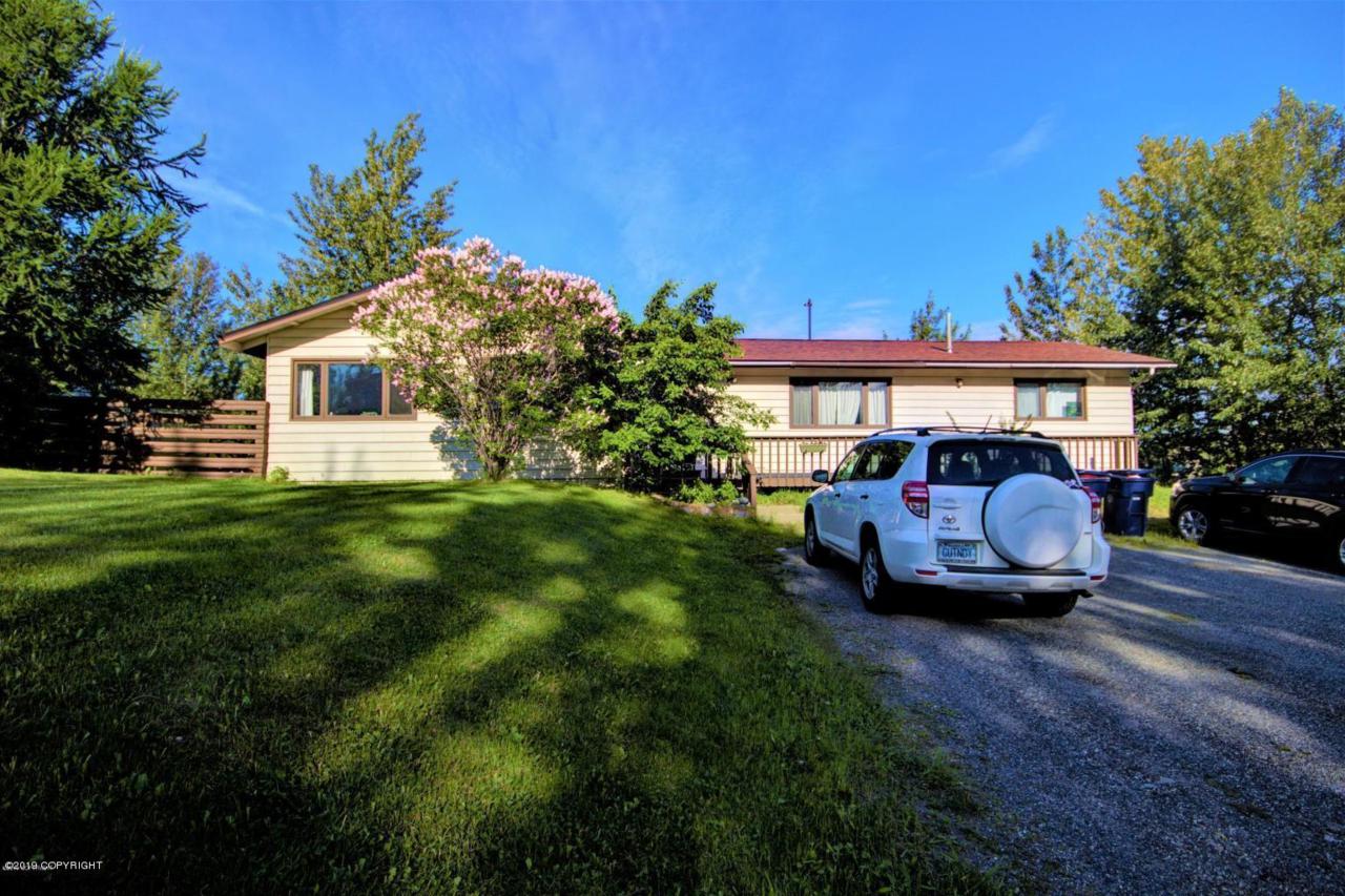 607 Daron Drive - Photo 1