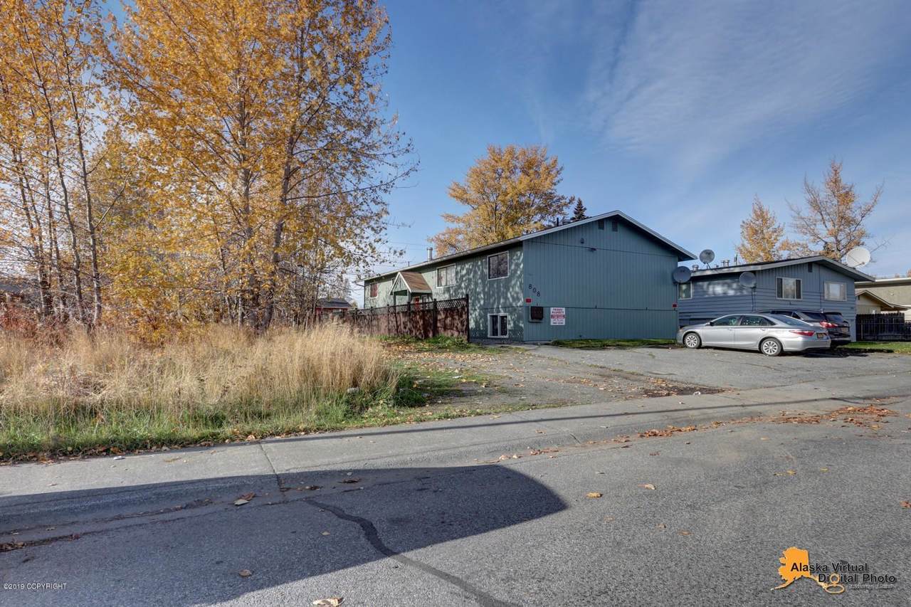 808 Flower Street - Photo 1