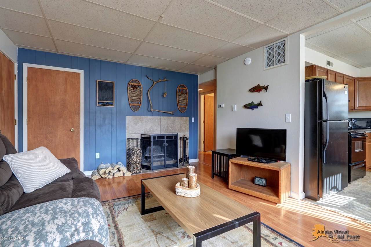 4437 San Roberto Avenue - Photo 1