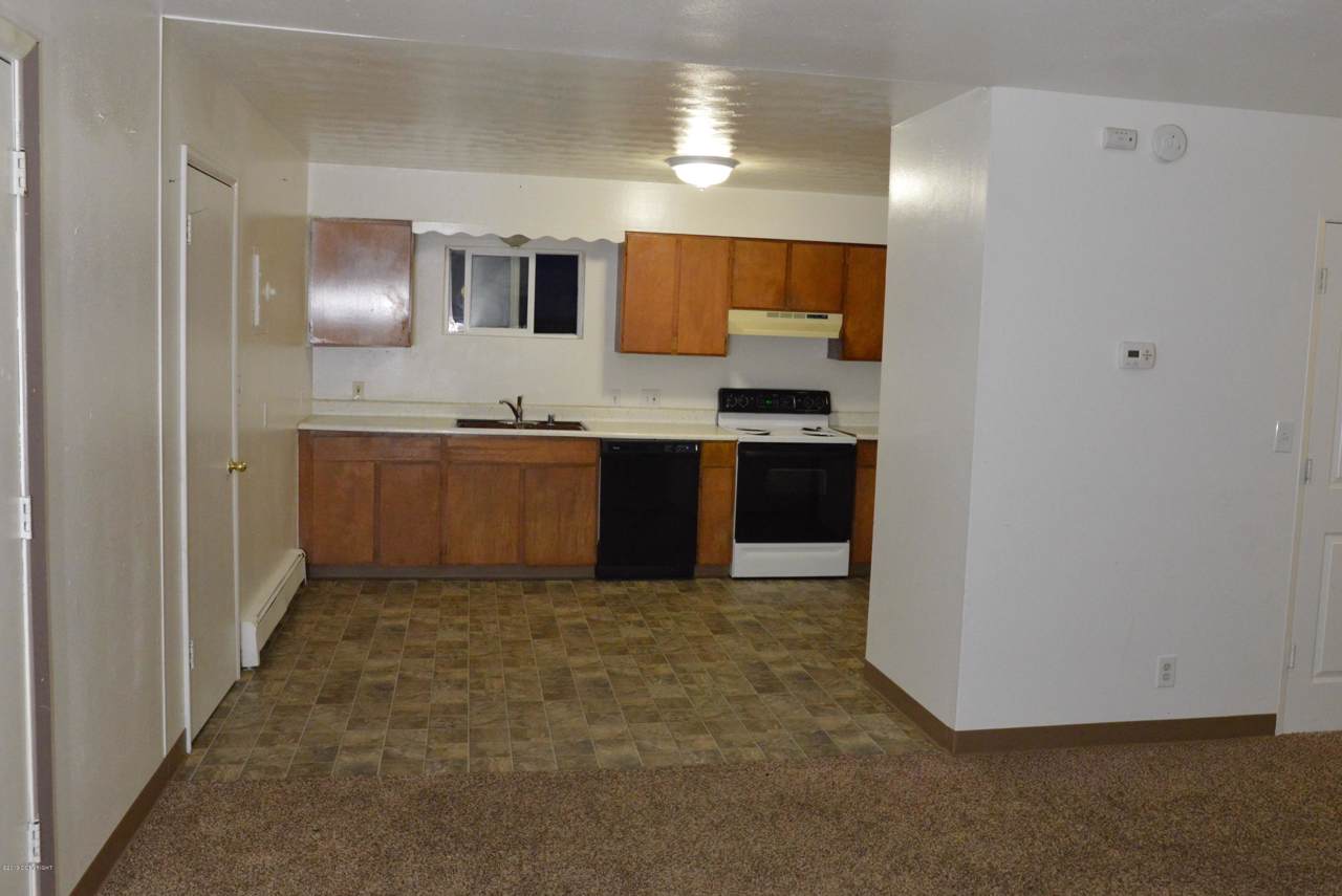 740 Bragaw Street - Photo 1