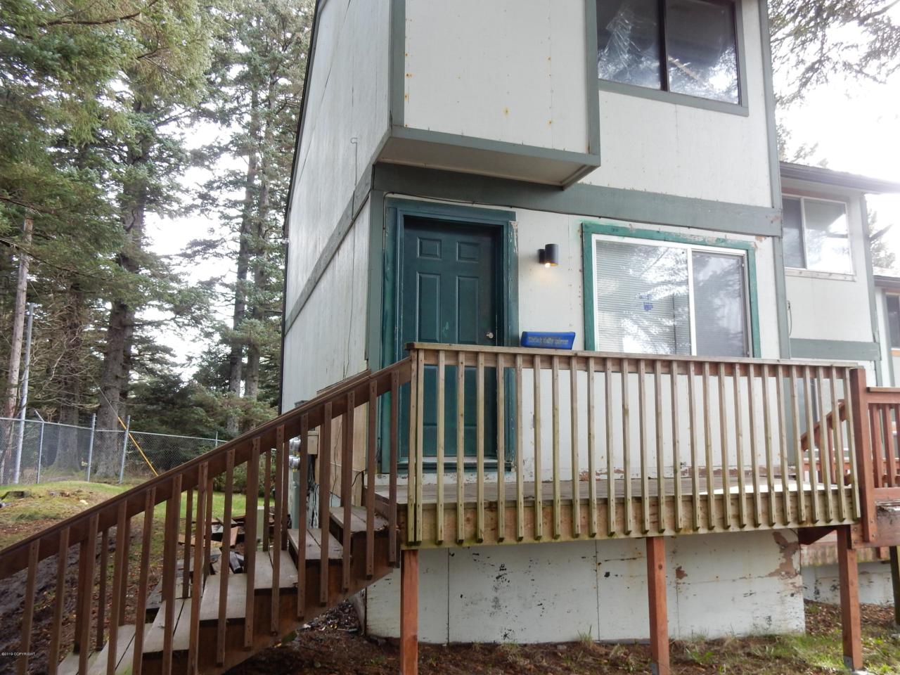 1820 Larch - Photo 1