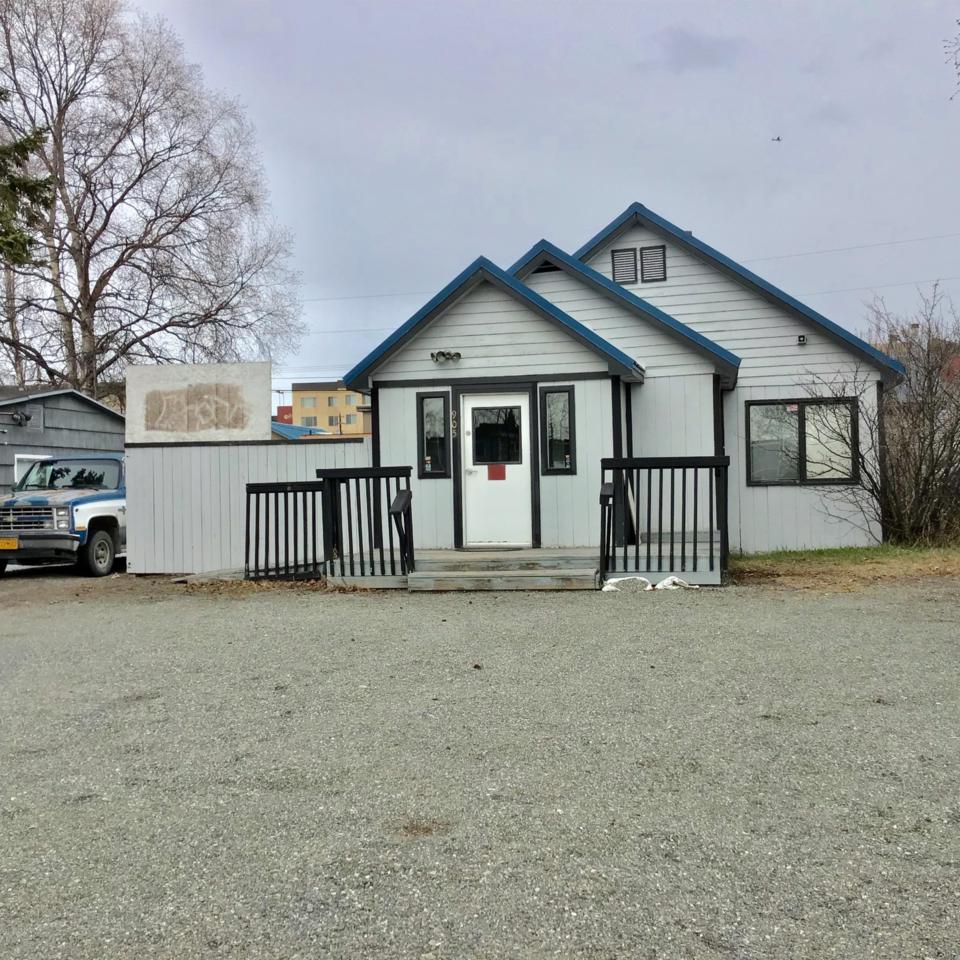 905 Photo Avenue - Photo 1