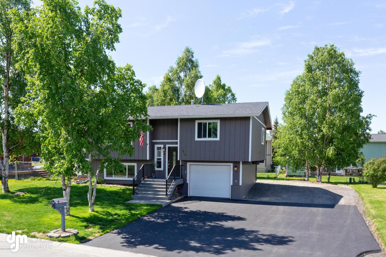 1930 Greendale Drive - Photo 1
