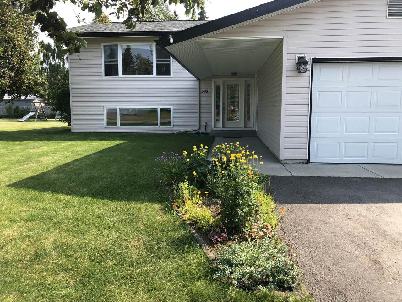 335 Rockwell Avenue - Photo 1