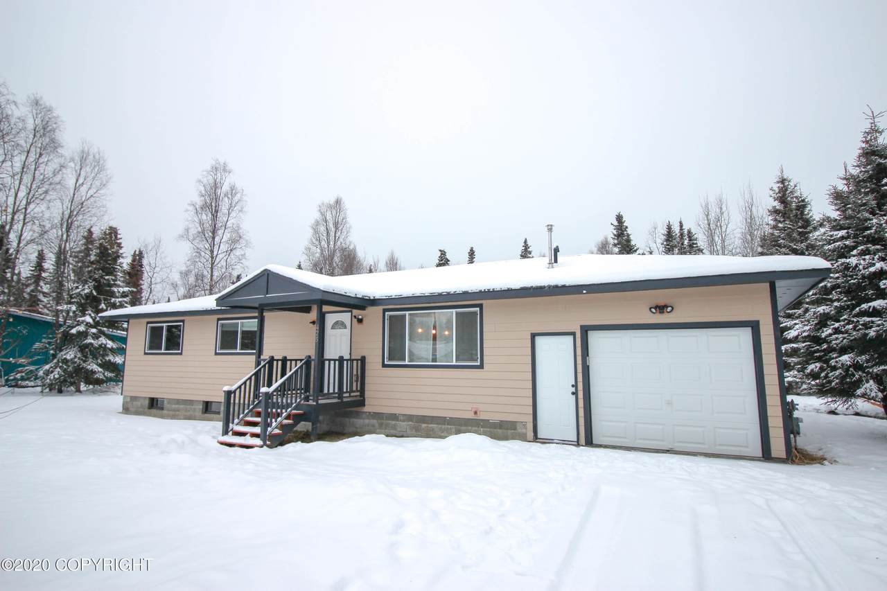 425 Forest Drive - Photo 1