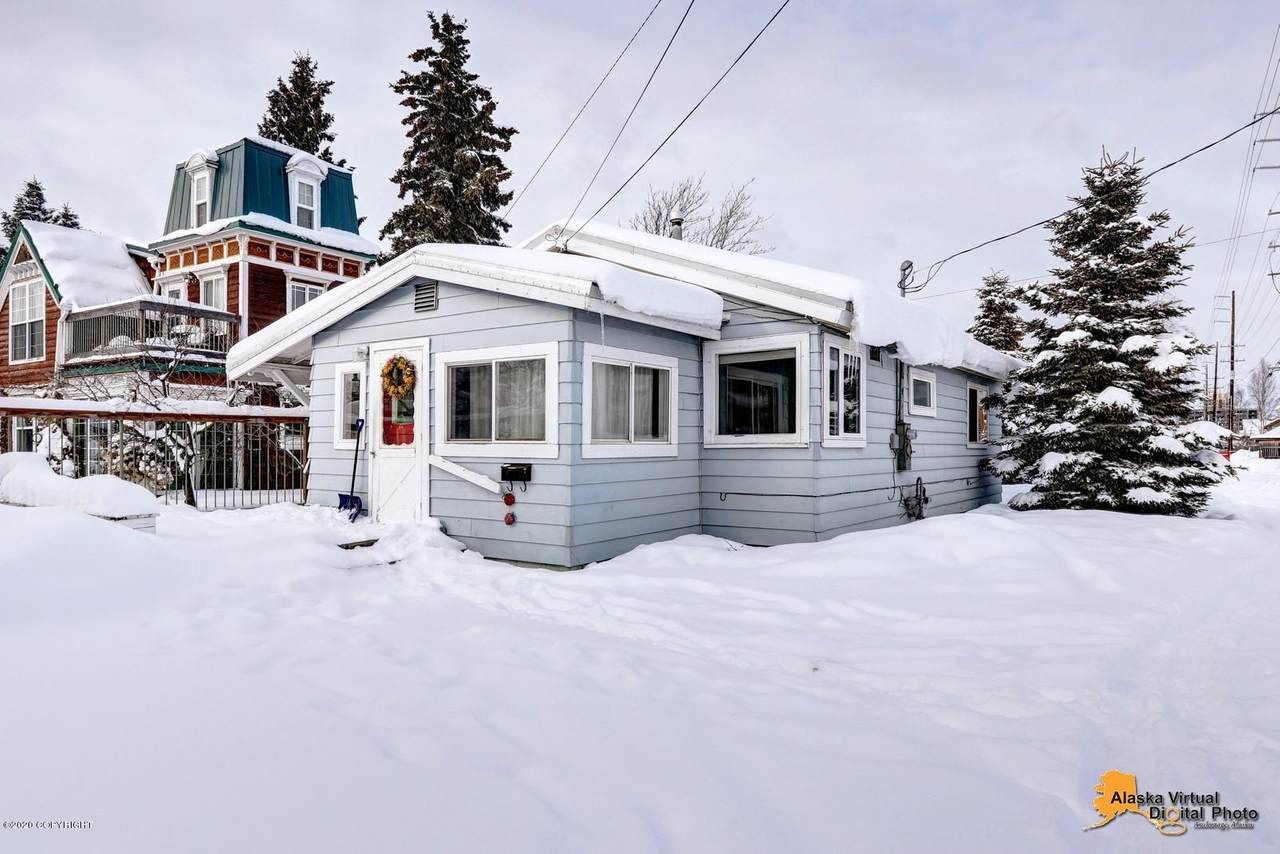 534 13th Avenue - Photo 1
