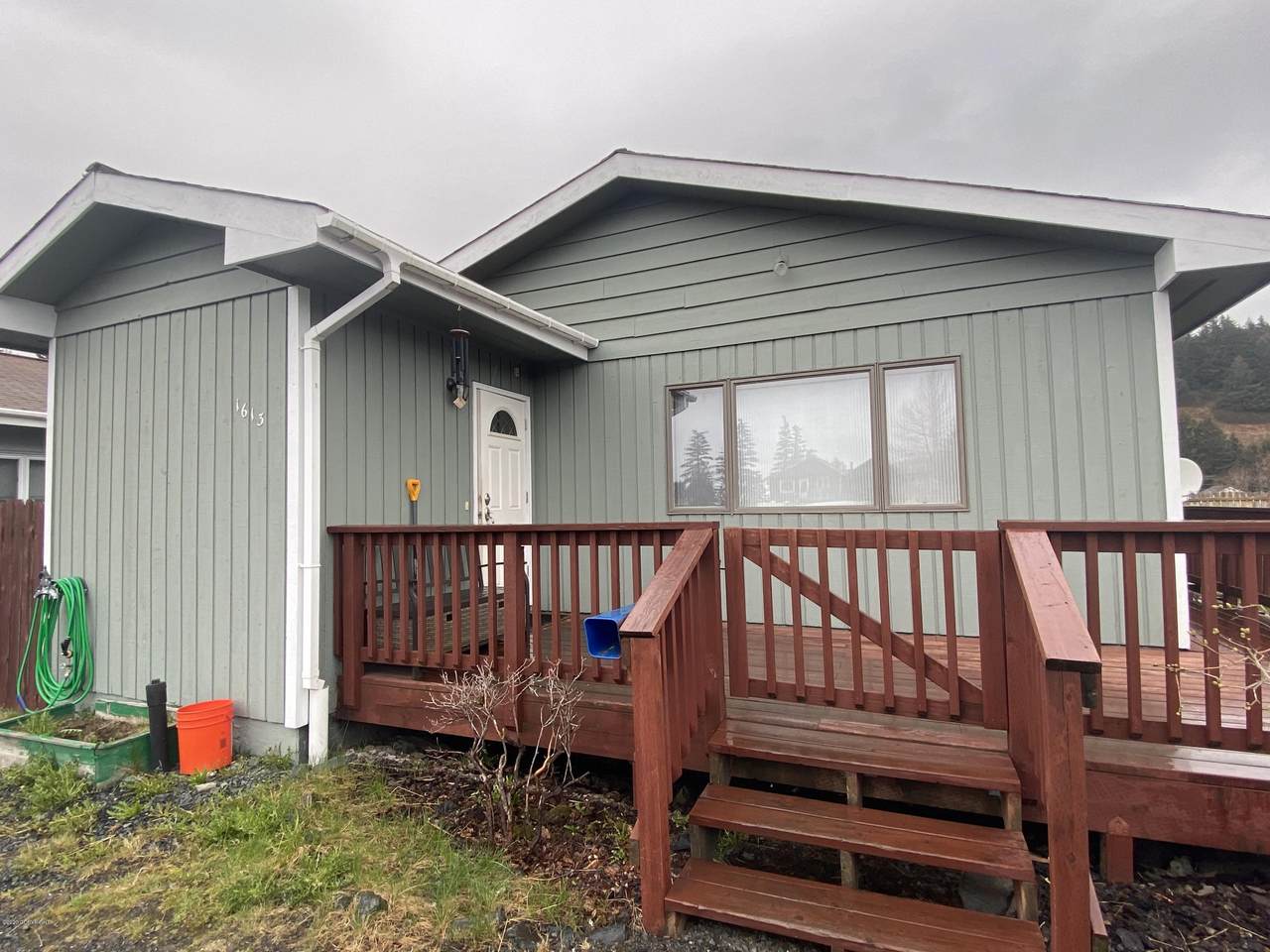 1613 Lynden Way - Photo 1